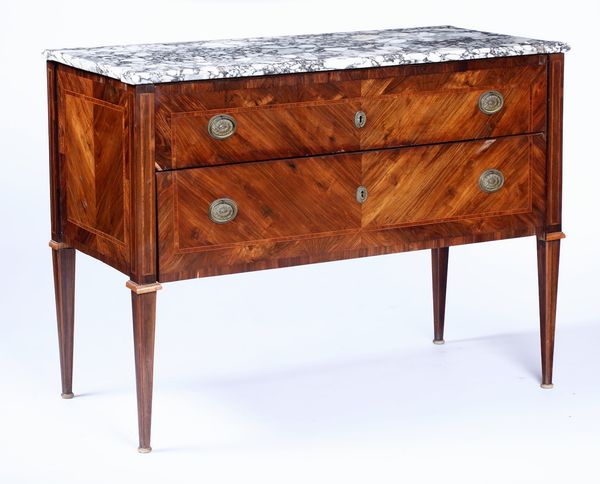 Com� a due cassetti lastronato, fine XVIII secolo  - Asta Antiquariato Settembre - Associazione Nazionale - Case d'Asta italiane