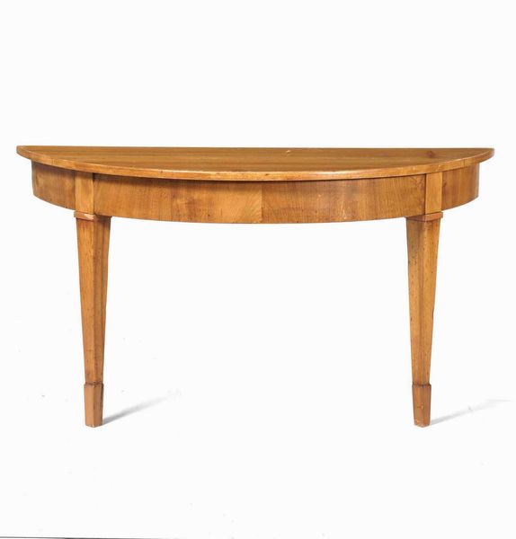 Coppia di mezzi tavoli in stile. XX secolo  - Asta Antiquariato Settembre - Associazione Nazionale - Case d'Asta italiane