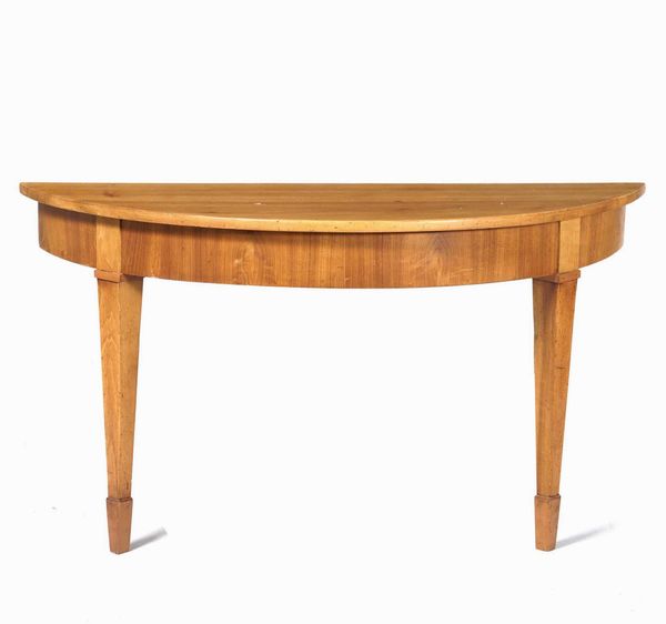 Coppia di mezzi tavoli in stile. XX secolo  - Asta Antiquariato Settembre - Associazione Nazionale - Case d'Asta italiane