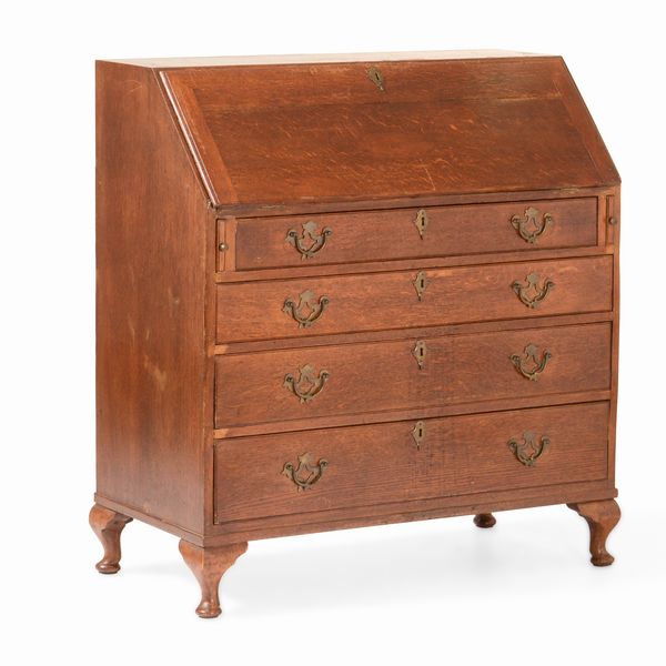 Ribalta in legno a quattro cassetti. Inghilterra fine XIX secolo  - Asta Antiquariato Settembre - Associazione Nazionale - Case d'Asta italiane