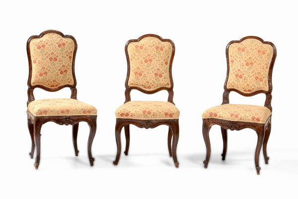 Tre sedie Luigi Filippo in legno intagliato  - Asta Antiquariato Settembre - Associazione Nazionale - Case d'Asta italiane