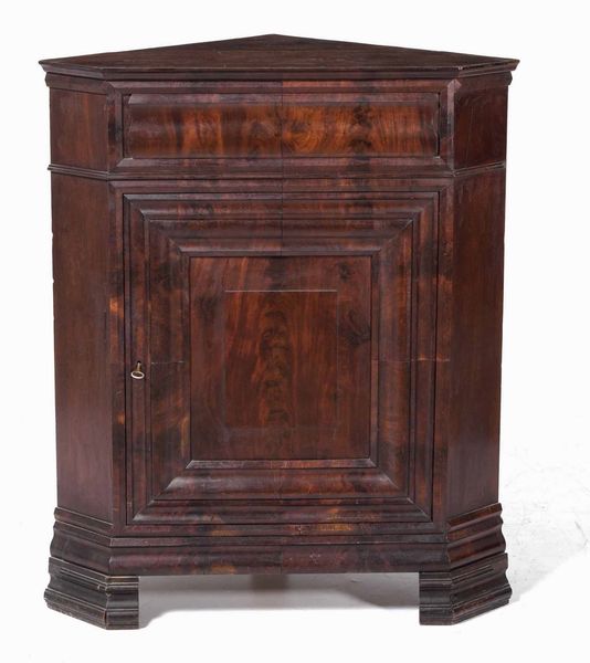 Mobile angolare ad un�anta. XIX secolo  - Asta Antiquariato Settembre - Associazione Nazionale - Case d'Asta italiane