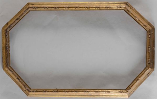 Antica cornice ottagonale in legno dorato  - Asta Antiquariato Settembre - Associazione Nazionale - Case d'Asta italiane