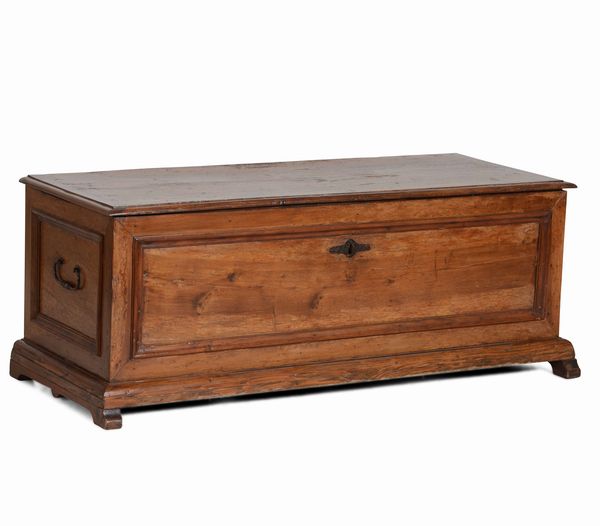 Cassapanca in noce, XIX secolo  - Asta Antiquariato Settembre - Associazione Nazionale - Case d'Asta italiane