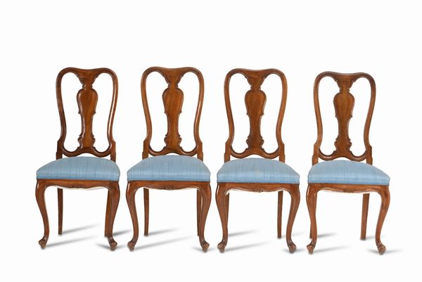 Otto sedie in noce ,con schienale a cartella. Stile XVIII secolo  - Asta Antiquariato Settembre - Associazione Nazionale - Case d'Asta italiane
