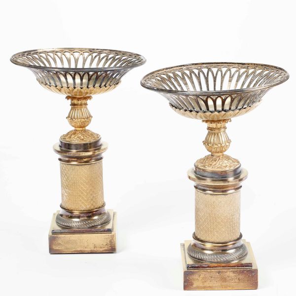 Coppia di alzate in bronzodorato e traforato. XIX-XX secolo  - Asta Antiquariato Settembre - Associazione Nazionale - Case d'Asta italiane