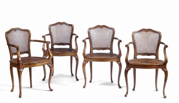 Quattro poltrone in legno intagliato, XIX secolo  - Asta Antiquariato Settembre - Associazione Nazionale - Case d'Asta italiane