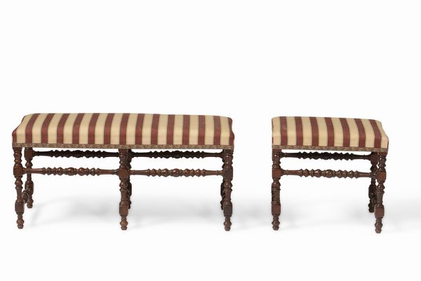 Due panchetti con gambe a rocchetto, misure diverse  - Asta Antiquariato Settembre - Associazione Nazionale - Case d'Asta italiane