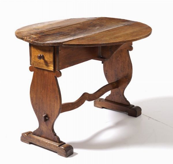 Tavolo ad alette. Umbria (elementi antichi)  - Asta Antiquariato Settembre - Associazione Nazionale - Case d'Asta italiane