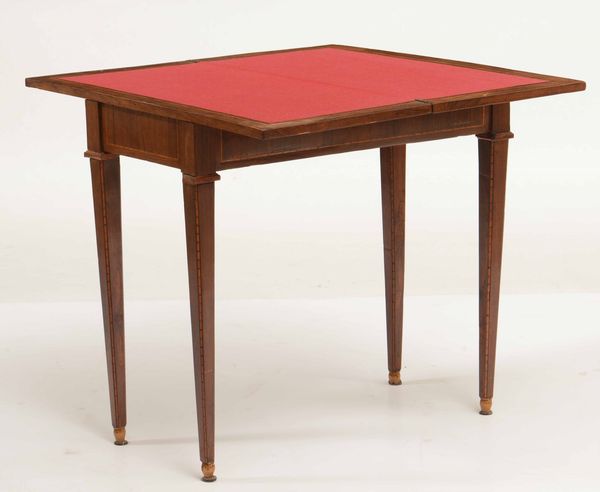 Tavolino da gioco Luigi XVI lastronato in noce  - Asta Antiquariato Settembre - Associazione Nazionale - Case d'Asta italiane