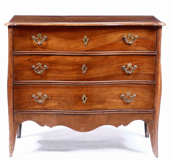 Com� Luigi XIV a tre cassetti. XVIII secolo  - Asta Antiquariato Settembre - Associazione Nazionale - Case d'Asta italiane