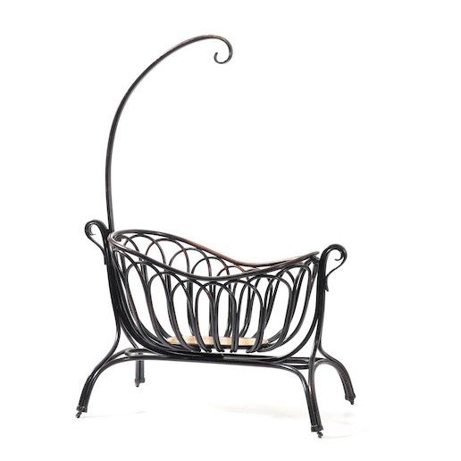 Culla in legno curvato tipo Thonet  - Asta Antiquariato Settembre - Associazione Nazionale - Case d'Asta italiane