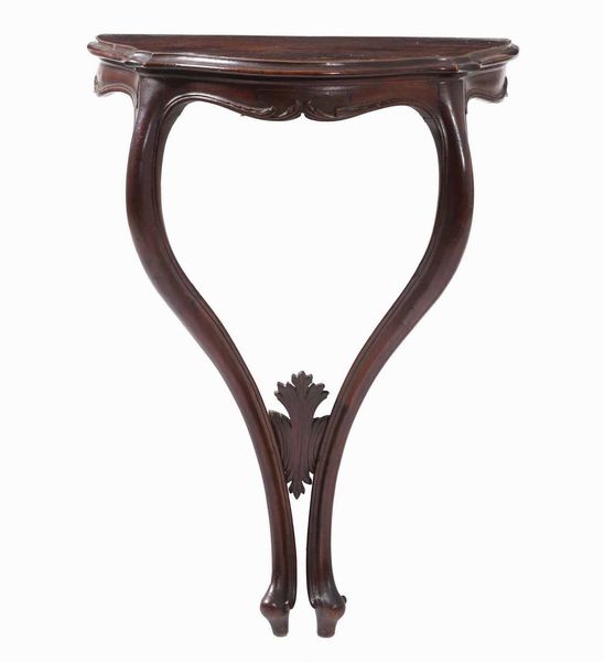 Piccola console a goccia in noce intagliato. XIX secolo  - Asta Antiquariato Settembre - Associazione Nazionale - Case d'Asta italiane