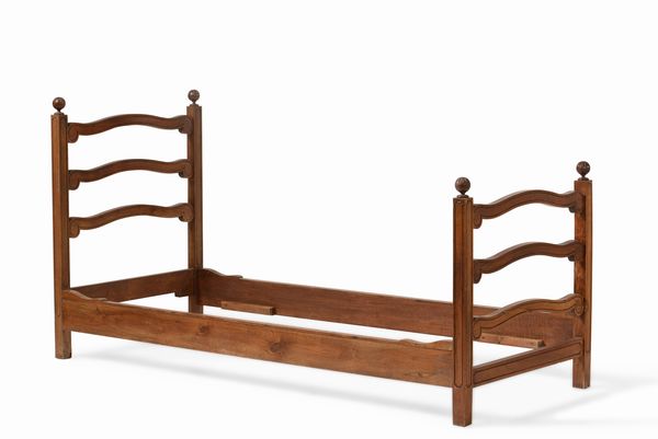 Letto in legno  - Asta Antiquariato Settembre - Associazione Nazionale - Case d'Asta italiane