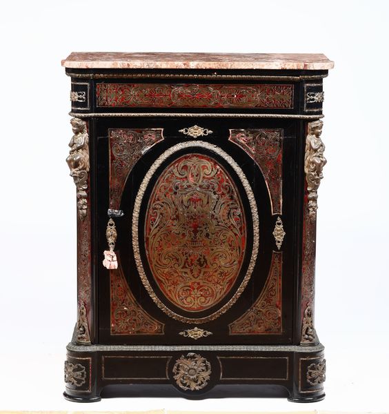 Credenzino Napoleone III in legno ebanizzato e decoro in metallo dorato di gusto Boulle, Francia XIX secolo  - Asta Antiquariato Settembre - Associazione Nazionale - Case d'Asta italiane