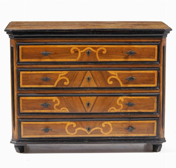 Cassettone lastronato, intarsiato e filettato. Lombardia, XVIII secolo  - Asta Antiquariato Settembre - Associazione Nazionale - Case d'Asta italiane