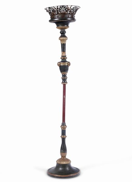 Piantana in legno intagliato e dipinto, XVIII-XIX secolo  - Asta Antiquariato Settembre - Associazione Nazionale - Case d'Asta italiane