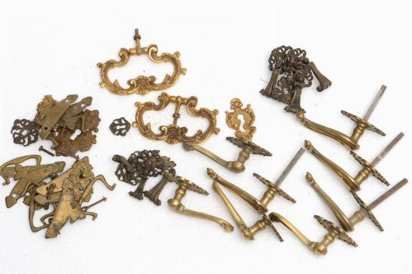 Lotto di maniglie  - Asta Antiquariato Settembre - Associazione Nazionale - Case d'Asta italiane
