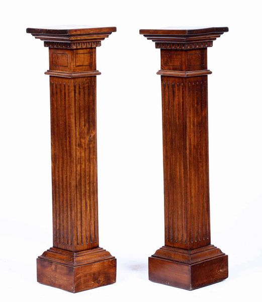 Coppia di colonne in legno scanalate. XX secolo  - Asta Antiquariato Settembre - Associazione Nazionale - Case d'Asta italiane