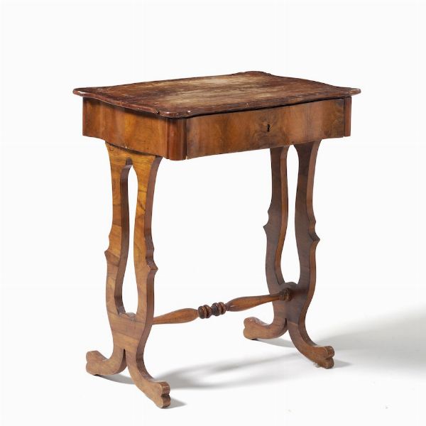 Tavolino da lavoro. XX secolo  - Asta Antiquariato Settembre - Associazione Nazionale - Case d'Asta italiane
