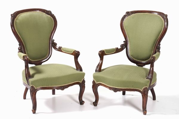 Coppia di poltrona in legno intagliato. XIX-XX secolo  - Asta Antiquariato Settembre - Associazione Nazionale - Case d'Asta italiane