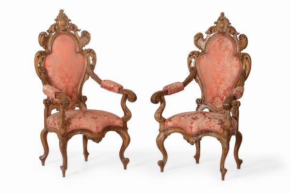 Coppia di poltrone Luigi Filippo in legno intagliato e dorato, XIX secolo  - Asta Antiquariato Settembre - Associazione Nazionale - Case d'Asta italiane