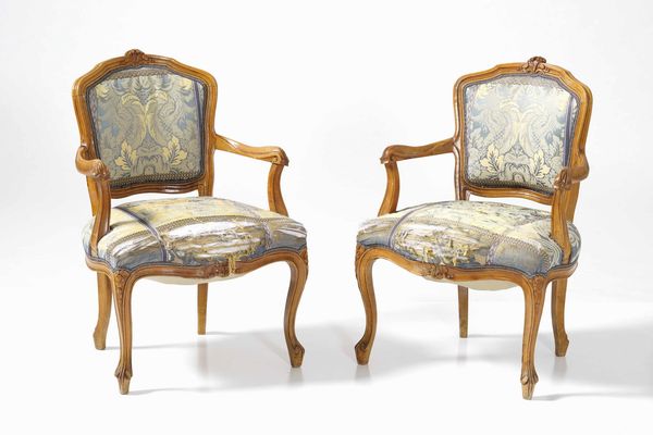 Coppia di poltroncine in stile Luigi XV  - Asta Antiquariato Settembre - Associazione Nazionale - Case d'Asta italiane