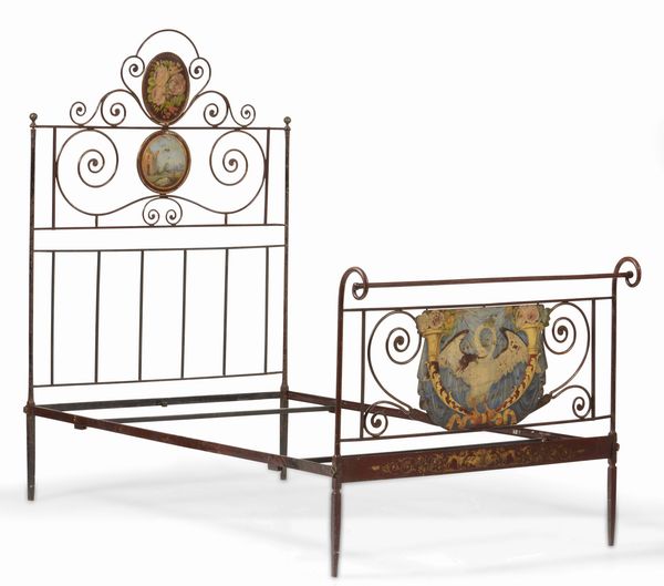 Letto in ferro da campagna dipinto. Liguria, XIX secolo  - Asta Antiquariato Settembre - Associazione Nazionale - Case d'Asta italiane
