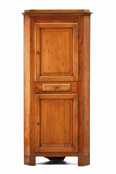 Angolare rustico in noce pannellato  - Asta Antiquariato Settembre - Associazione Nazionale - Case d'Asta italiane