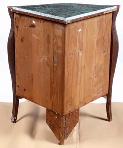 Angoliera lastronata a due ante. XVIII-XIX secolo  - Asta Antiquariato Settembre - Associazione Nazionale - Case d'Asta italiane