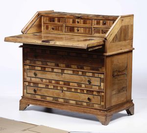 Ribalta impiallacciata in noce e radica di noce, XVIII-XIX secolo  - Asta Antiquariato Settembre - Associazione Nazionale - Case d'Asta italiane