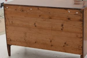 Com� in noce a tre cassetti, XIX secolo  - Asta Antiquariato Settembre - Associazione Nazionale - Case d'Asta italiane