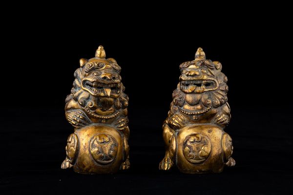 Due figure di draghi in bronzo dorato, Cina, Dinastia Qing, XIX secolo  - Asta Arte Orientale   - Associazione Nazionale - Case d'Asta italiane