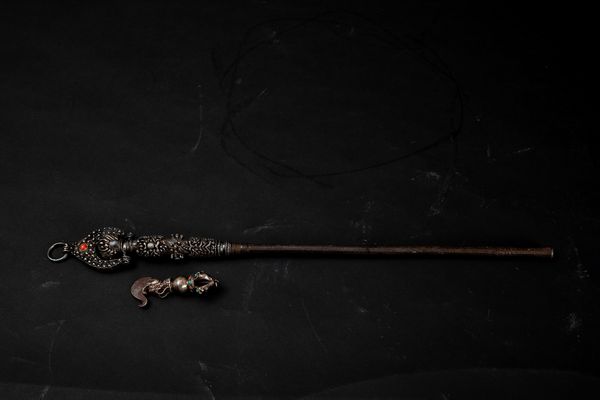 Strumenti rituali in argento e pietre dure, Tibet, XIX secolo  - Asta Arte Orientale   - Associazione Nazionale - Case d'Asta italiane