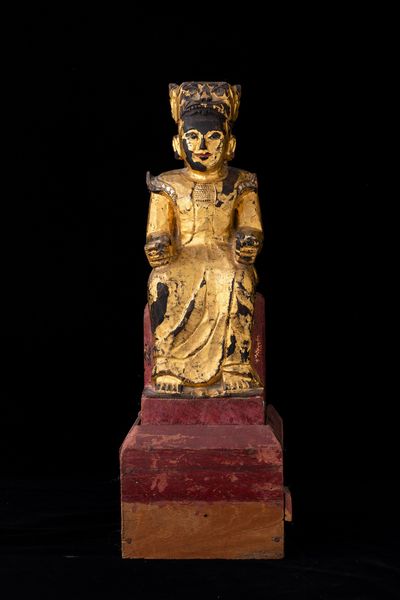 Figura di dignitario in legno laccato e dorato, Thailandia, XIX secolo  - Asta Arte Orientale   - Associazione Nazionale - Case d'Asta italiane