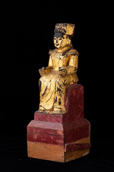 Figura di dignitario in legno laccato e dorato, Thailandia, XIX secolo  - Asta Arte Orientale   - Associazione Nazionale - Case d'Asta italiane