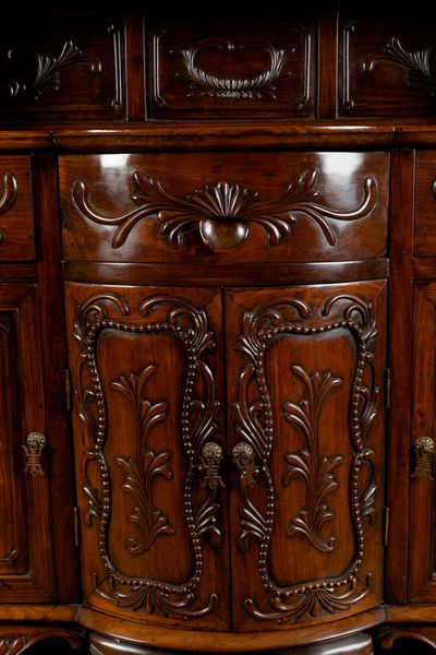 Credenza in legno con ante, cassetti e decori vegetali, Cina, Dinastia Qing, XIX secolo  - Asta Arte Orientale   - Associazione Nazionale - Case d'Asta italiane