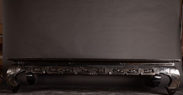 Letto in legno, Cina, XX secolo  - Asta Arte Orientale   - Associazione Nazionale - Case d'Asta italiane