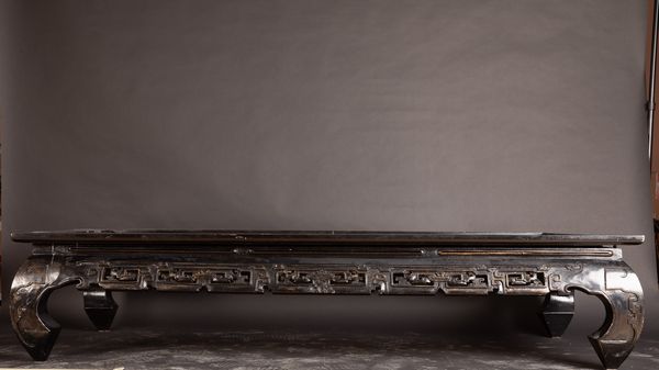 Letto in legno, Cina, XX secolo  - Asta Arte Orientale   - Associazione Nazionale - Case d'Asta italiane