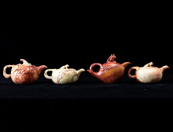 Quattro teiere scolpite in saponaria, Cina, XX secolo  - Asta Arte Orientale   - Associazione Nazionale - Case d'Asta italiane