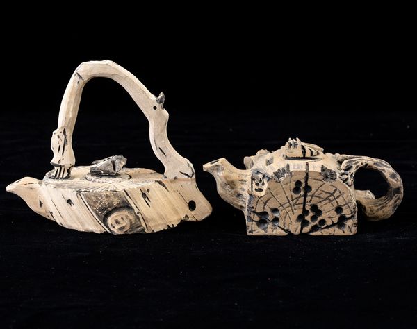 Due teiere in pietra con motivo finto legno, Cina, XX secolo  - Asta Arte Orientale   - Associazione Nazionale - Case d'Asta italiane