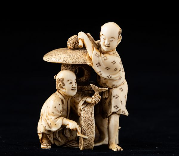 Okimono scolpito in avorio raffigurante due contadini, Giappone, periodo Meiji (1868-1912)  - Asta Arte Orientale   - Associazione Nazionale - Case d'Asta italiane