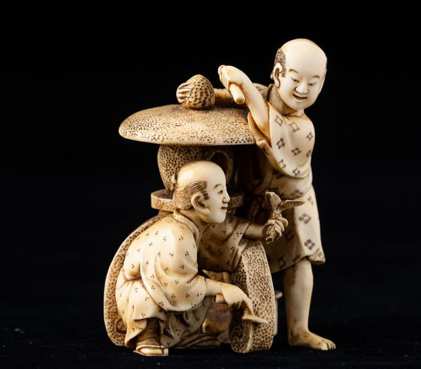 Okimono scolpito in avorio raffigurante due contadini, Giappone, periodo Meiji (1868-1912)  - Asta Arte Orientale   - Associazione Nazionale - Case d'Asta italiane