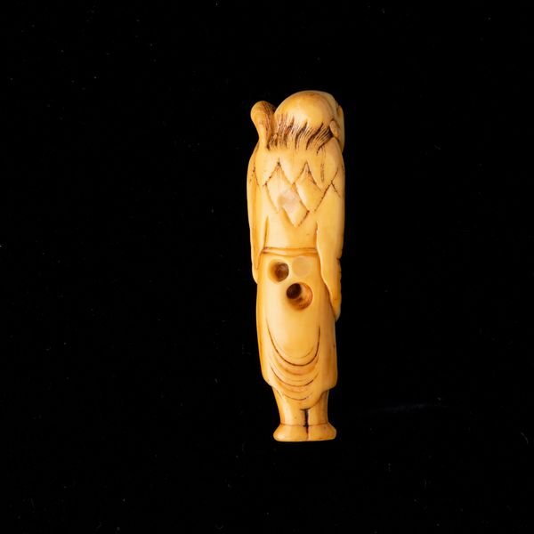 Netsuke scolpito in avorio raffigurante Sennin, Giappone, fine XIX secolo  - Asta Arte Orientale   - Associazione Nazionale - Case d'Asta italiane