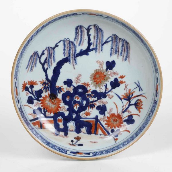 Piatto in porcellana Imari raffigurante paesaggio, Cina, Dinastia Qing, periodo Qianlong (1736-1796)  - Asta Arte Orientale   - Associazione Nazionale - Case d'Asta italiane