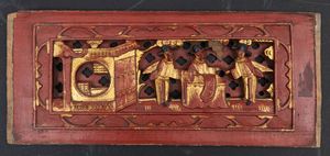 Lotto composto da cinque pannelli diversi scolpiti in legno laccato e dorato, Canton, Cina, Dinastia Qing, XIX secolo  - Asta Arte Orientale   - Associazione Nazionale - Case d'Asta italiane