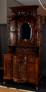 Credenza in legno con ante, cassetti e decori vegetali, Cina, Dinastia Qing, XIX secolo  - Asta Arte Orientale   - Associazione Nazionale - Case d'Asta italiane