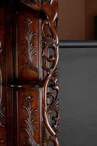 Credenza in legno con ante, cassetti e decori vegetali, Cina, Dinastia Qing, XIX secolo  - Asta Arte Orientale   - Associazione Nazionale - Case d'Asta italiane