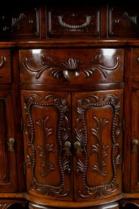 Credenza in legno con ante, cassetti e decori vegetali, Cina, Dinastia Qing, XIX secolo  - Asta Arte Orientale   - Associazione Nazionale - Case d'Asta italiane