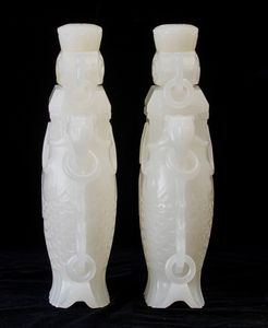 Coppia di vasi con coperchio in giada bianca con decori a traforo, Cina, XX secolo  - Asta Arte Orientale   - Associazione Nazionale - Case d'Asta italiane